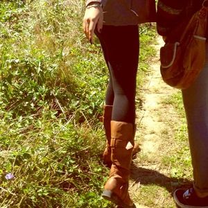 BROWN TALL BOOTS