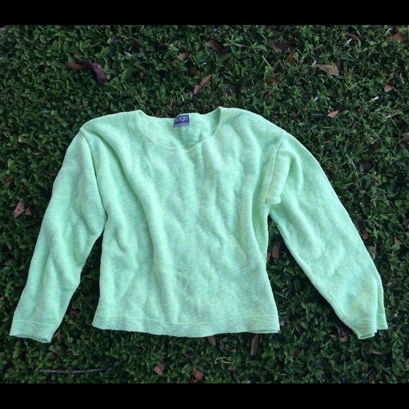 🌟Host Pick🌟 Green Lime Sweater. Fresh look - Picture 2 of 2