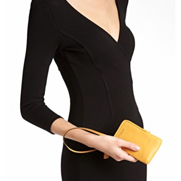 🔱Authentic Coach Leather Phone Wristlet 🔱