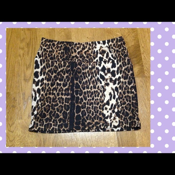Leopard skirt 🚫trades