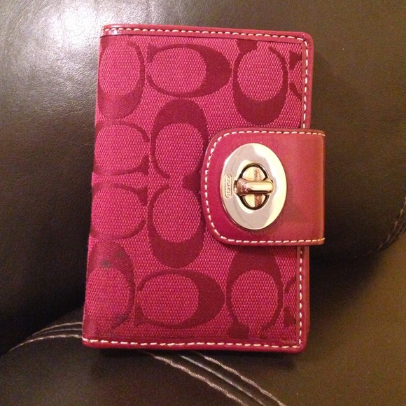 Pre-loved coach wallet