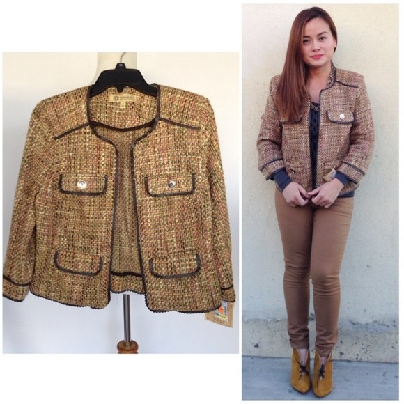⬇️Tweed blazer⬇️