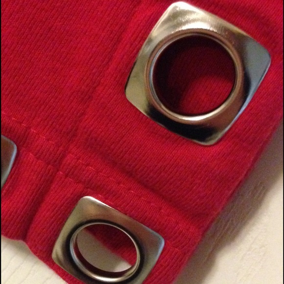 Gorgeous red top - Picture 3 of 4