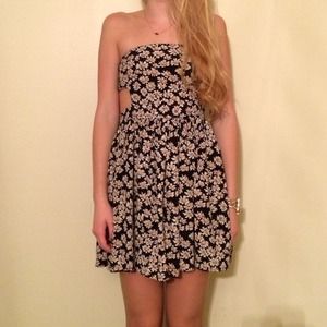 Brandy Melville Daisy Dress *AUCTION PRICE*