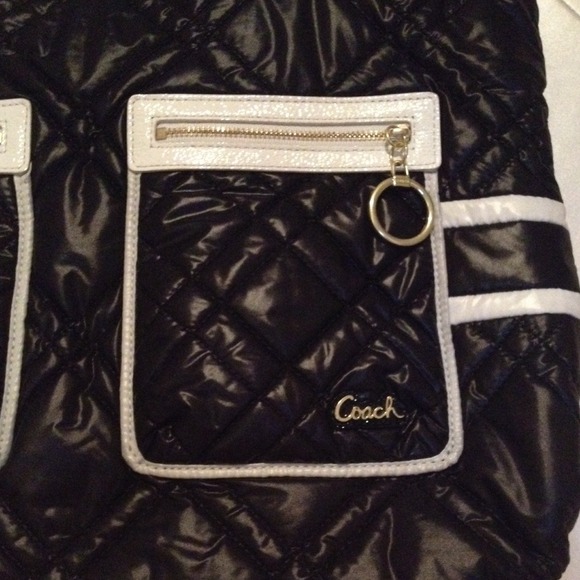 💯%Authentic COACH Black/White/Gold Quilted Purse - Picture 2 of 4