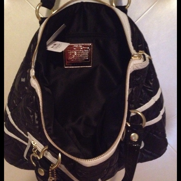 💯%Authentic COACH Black/White/Gold Quilted Purse - Picture 4 of 4