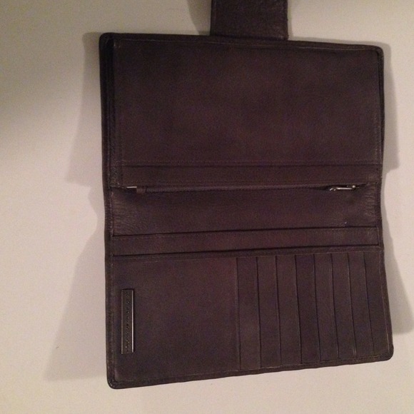 MARC BY MARC JACOBS SOFT GREY TURN-LOCK WALLET - Picture 3 of 4