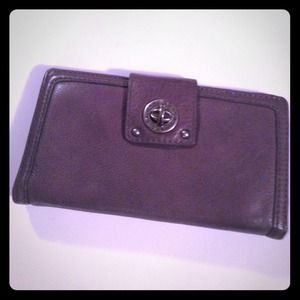 MARC BY MARC JACOBS SOFT GREY TURN-LOCK WALLET