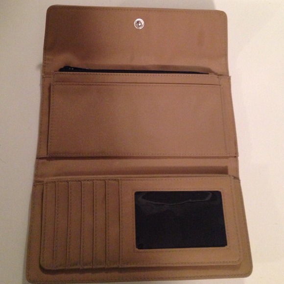 KATE SPADE NYLON CAMEL CONTINENTAL WALLET - Picture 3 of 4