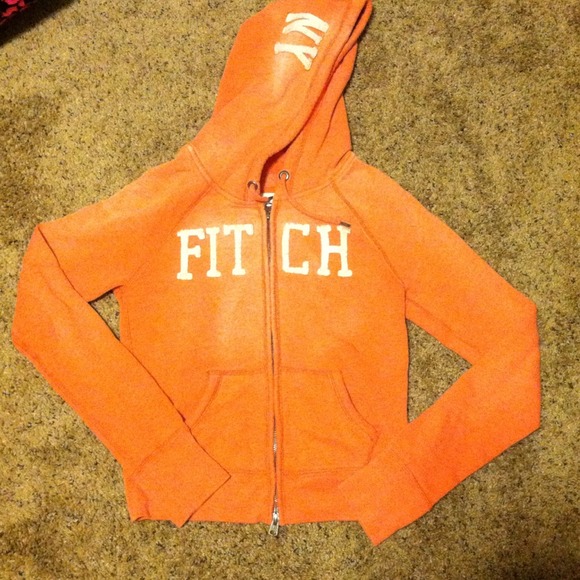 🚫SOLD🚫Abercrombie & Fitch zip-up sweatshirt💛