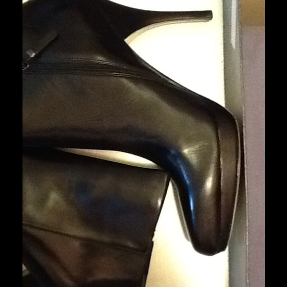 Via Spiga ankle boots size 11.5