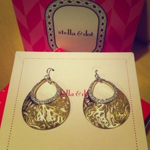 Stella and Dot Filigree Gold Earrings