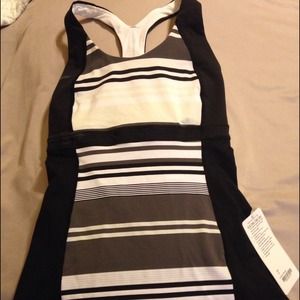 Fast track tank. Gry/Blk. Size 6. NWT