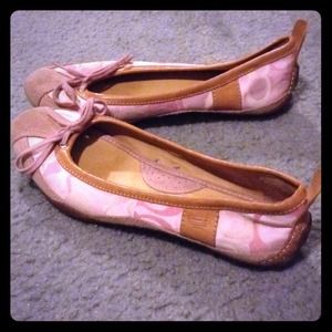 Coach flats 25 dollars