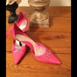 Gianni Bini pink heels