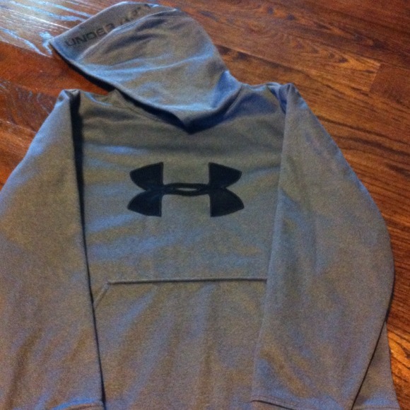 Under armor pull over!