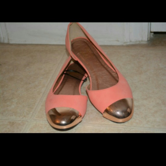 Coral flats with gold toe