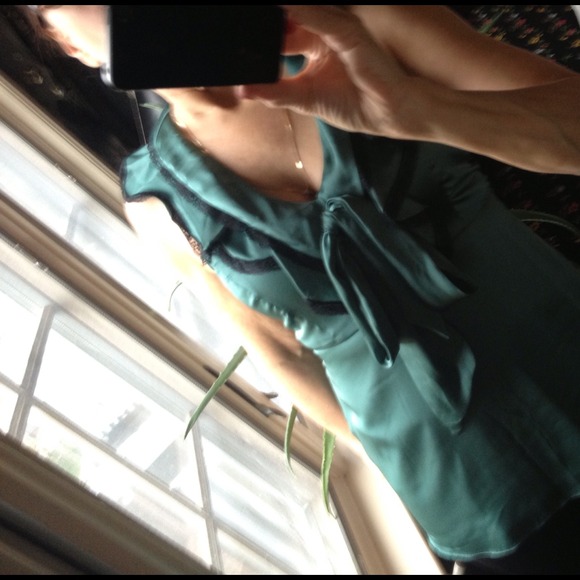 SALE! Halter top with black lace collar. - Picture 2 of 4