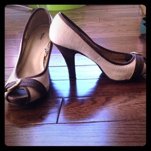 SOLD 🎉Canvas peep toes BUNDLED