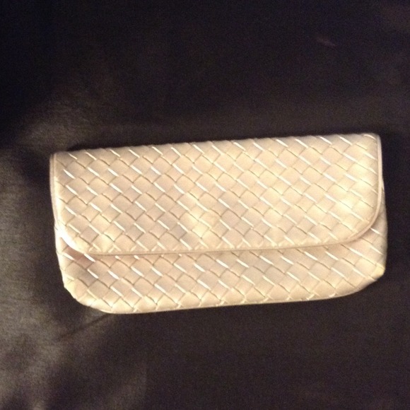 Silver clutch