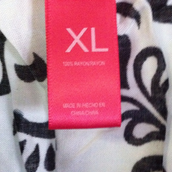 Gorgeous black & white patterned sundress - Picture 3 of 3