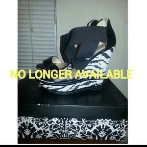 NO LONGER AVAILABLE! Black wedges with print!