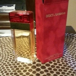 Free D&G perfume large size with any order 200