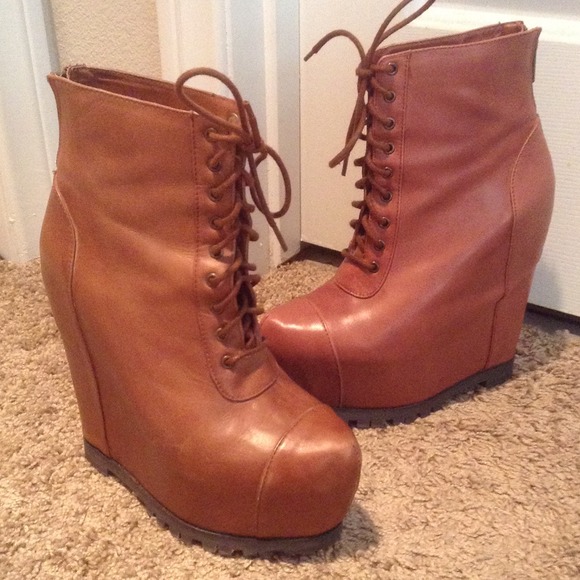 Armenda Steve Madden boot