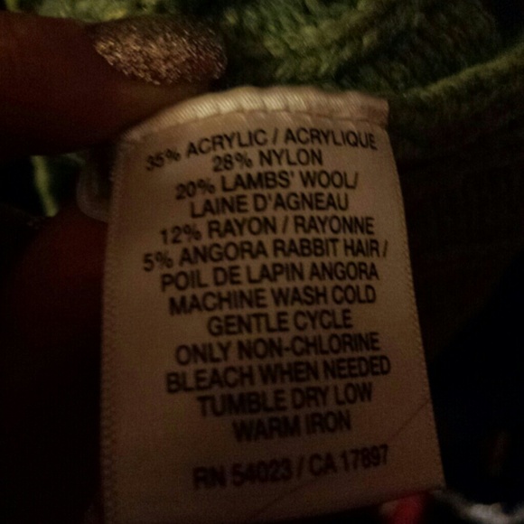 Sweater - Picture 4 of 4