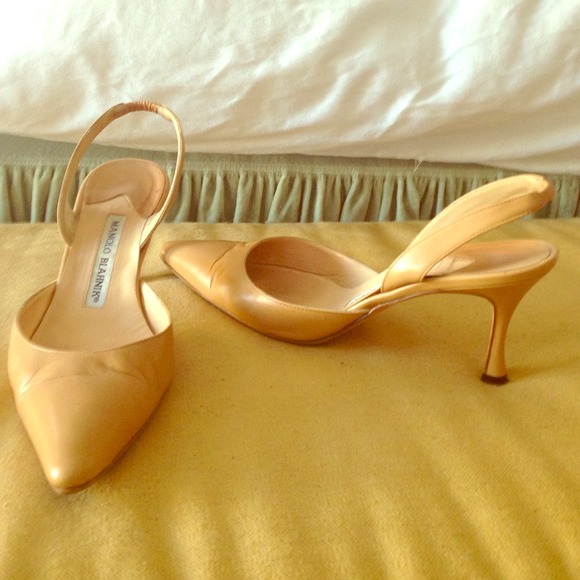 Manolo Blahnik classic nude sling back heels