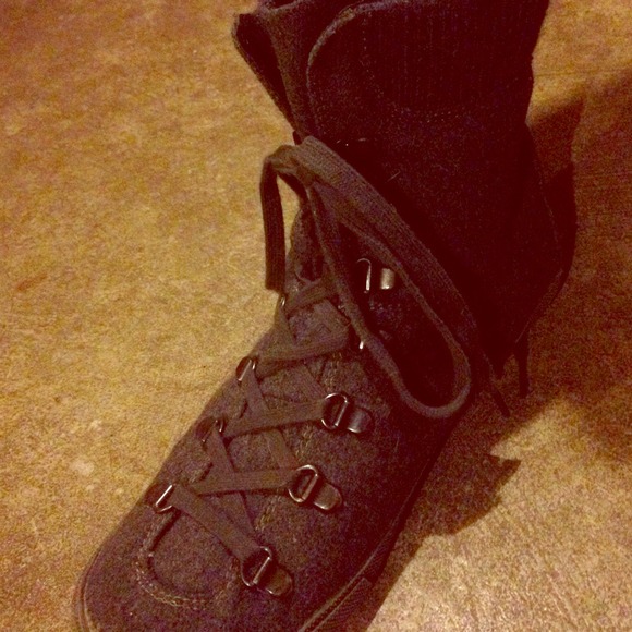 Blowfish boots and red side purse bundle!!