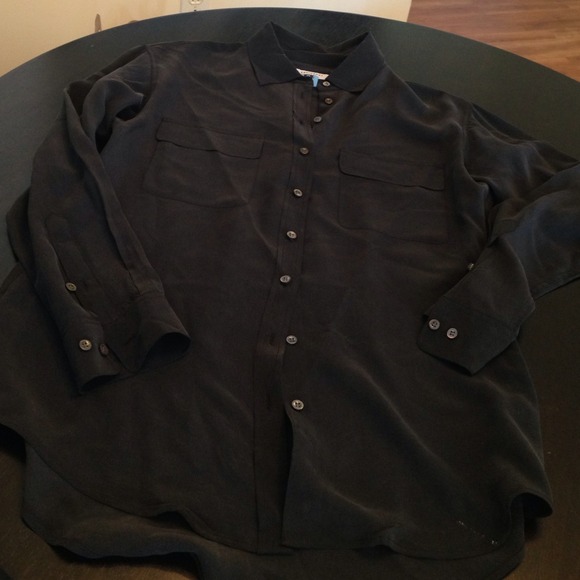 Equipment Femme black 100% silk button front shirt