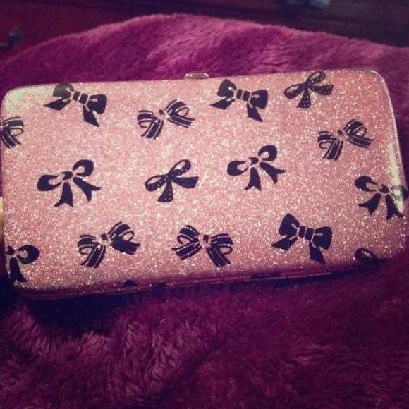 PINK WALLET WITH BOWS🎀