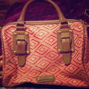 ON SALE!! STEVE MADDEN PURSE!💯% AUTHENTIC