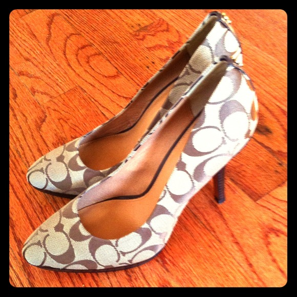 📛Coach Heels📛