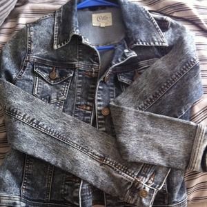 ACID WASH JEAN JACKET .