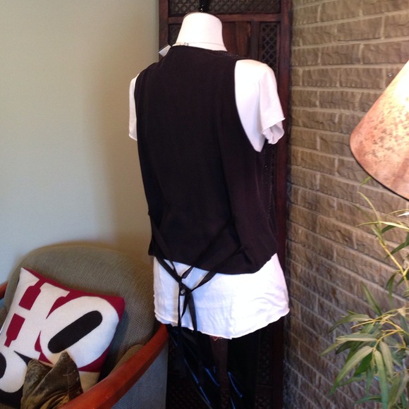 💯% Authentic L'Agence Vest - Black, silk, studded-ish, beautiful - Picture 4 of 4