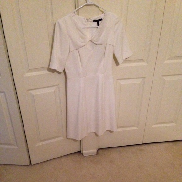 Bcbg white cypress dress size 6