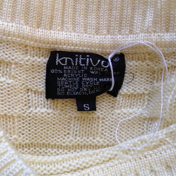 Yellow sweater - Picture 3 of 3