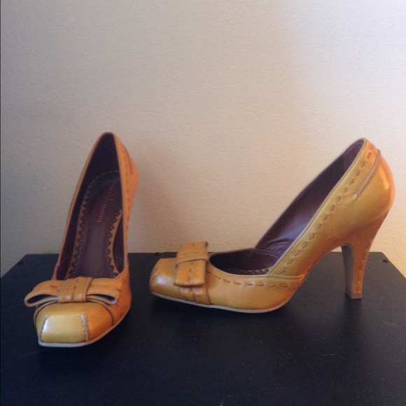 Vince Camuto Pumps