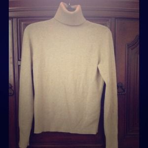 100% cashmere Ann Taylor turtle neck