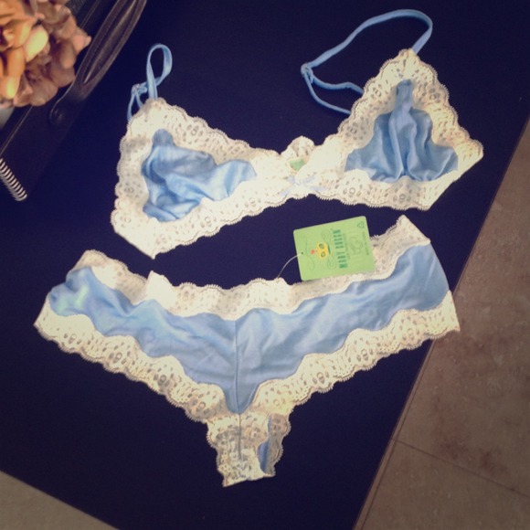 Silk cheeky panties and bra in baby blue with lace