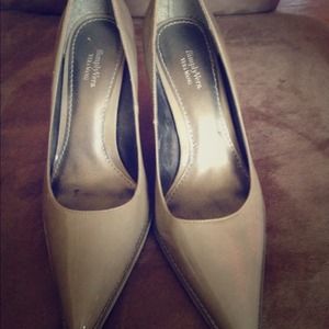 Simply Vera oatmeal heels