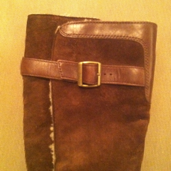 💥SOLD💥Authentic Ugg Australia tall boot, size 7 - Picture 2 of 4