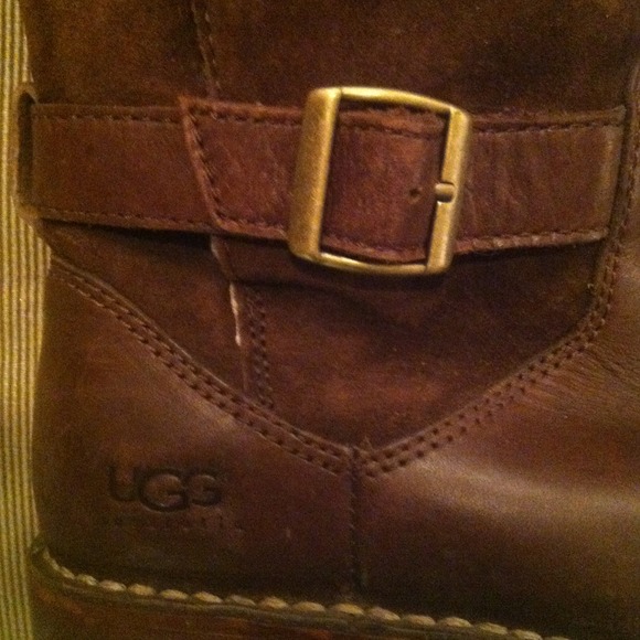 💥SOLD💥Authentic Ugg Australia tall boot, size 7 - Picture 3 of 4