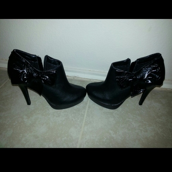 Madeline Stuart Black Booties