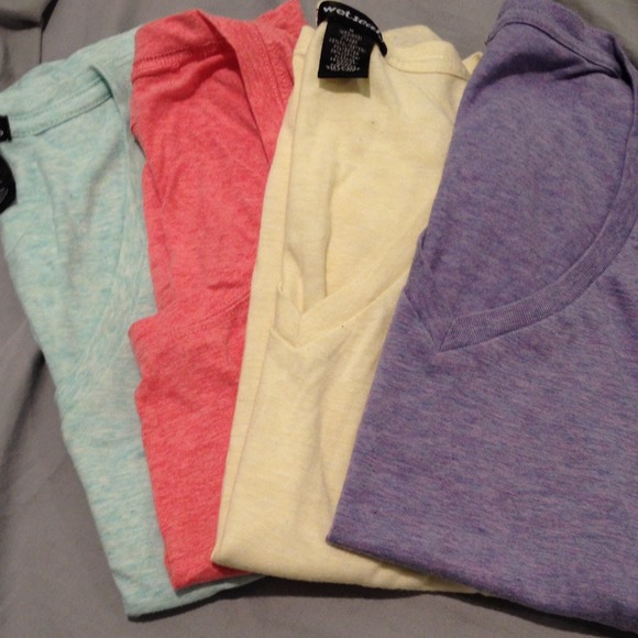 Wet seal t shirt bundle