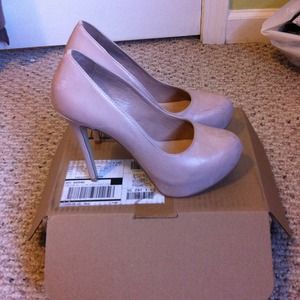 Nude  pumps from Steve Madden