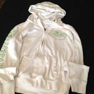 White Aeropostale hoodie with zipper