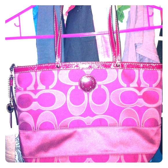 Coach Handbags - 💋SOLD TO A FRIEND💋